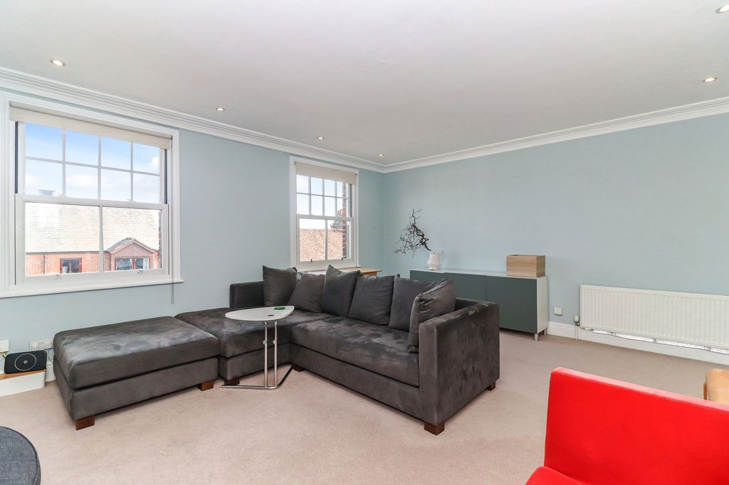 Property photo 3 of 20