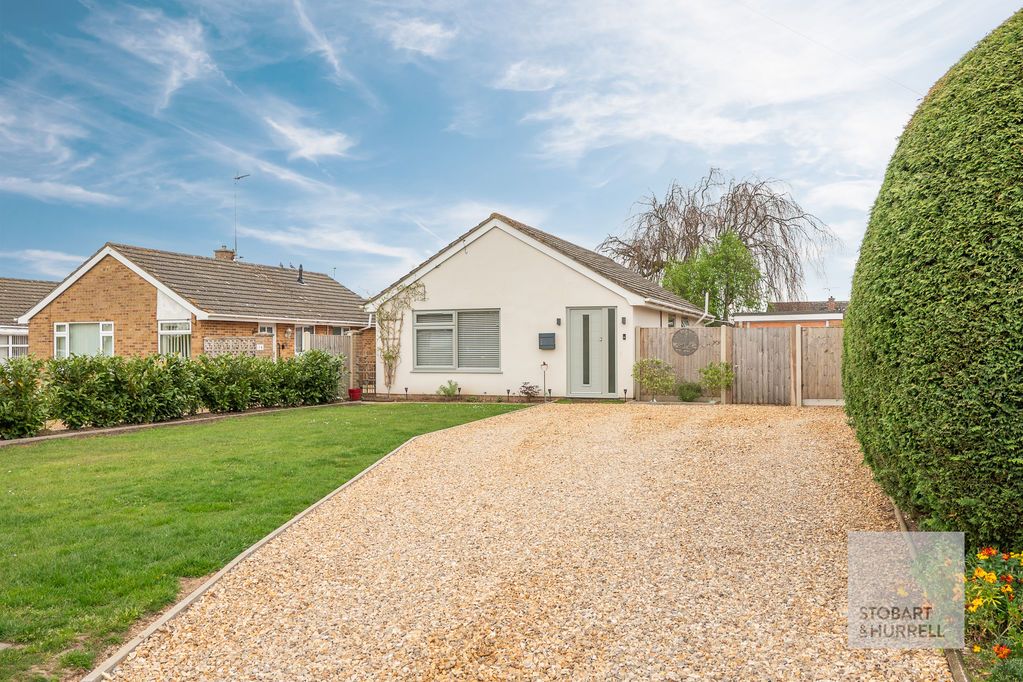 Property photo 1 of 15 Approach