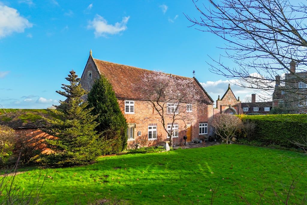 Property photo 1 of 21