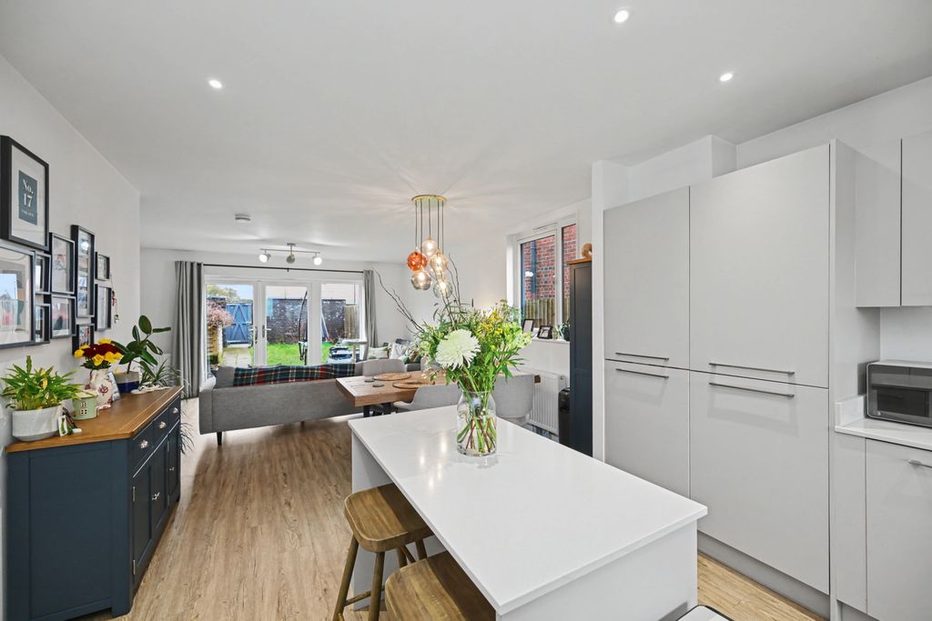 Property photo 3 of 22