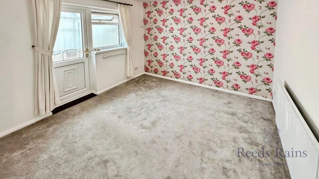 Property photo 3 of 11 Bedroom One