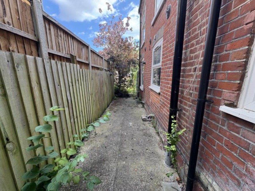 Property photo 3 of 20