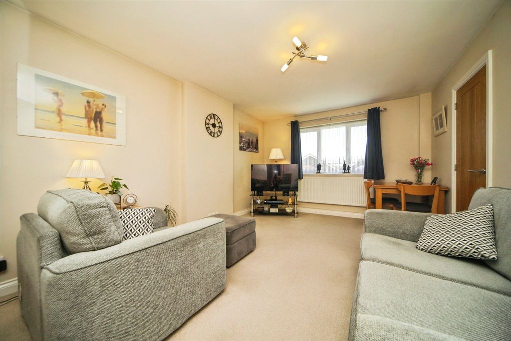 Property photo 3 of 10 Picture No. 19