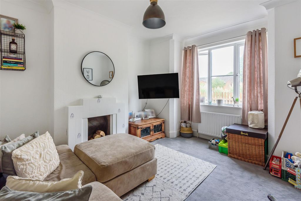 Property photo 2 of 10