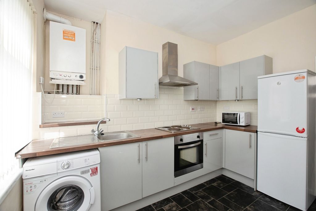 Property photo 2 of 8