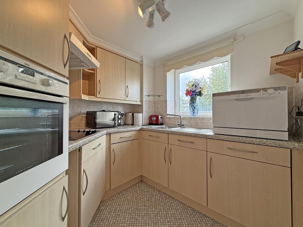 Property photo 3 of 8 Wesley Court 48 - Kitchen.Jpg