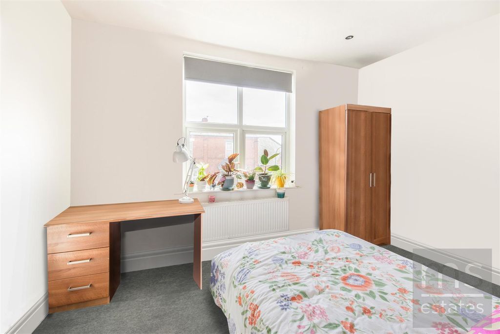 Property photo 3 of 8 Dsc_826916194483451619515346.Jpg