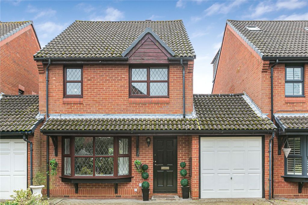 Property photo 1 of 18 Exterior