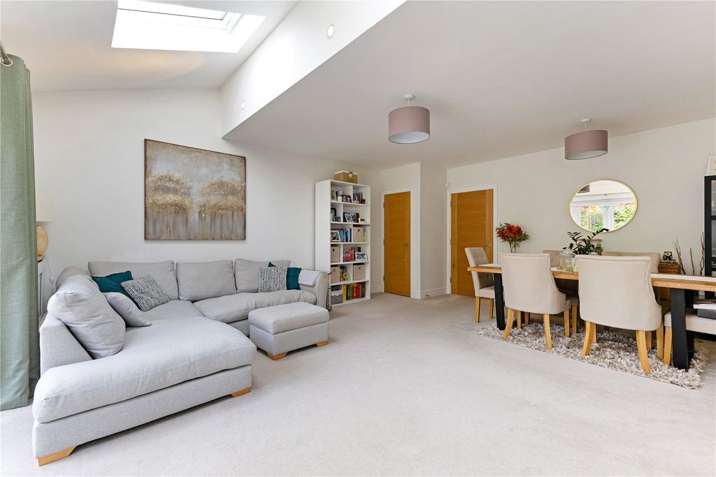 Property photo 3 of 17 Sitting Room
