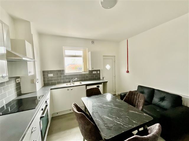 Property photo 3 of 15 Kitchen