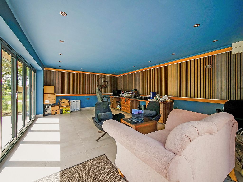 Additional image 43 of 6 bed detached house for saleWithybrook Road Bulkington Bedworth, Warwickshire CV12