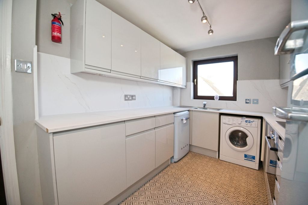 Property photo 3 of 12 Pbox-Img.Jpg