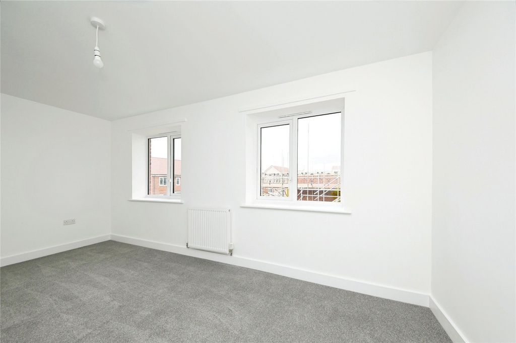 Property photo 3 of 12 Example