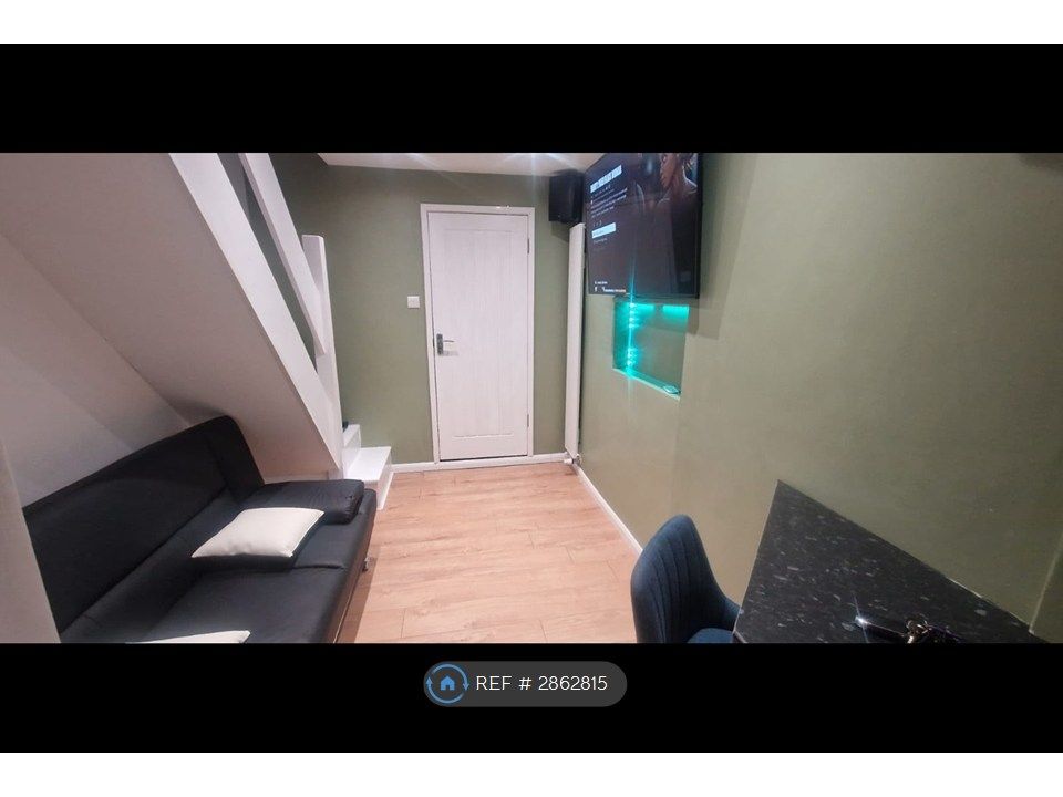 Property photo 2 of 25