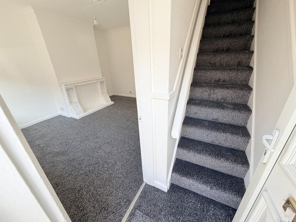 Property photo 2 of 14 Entrance