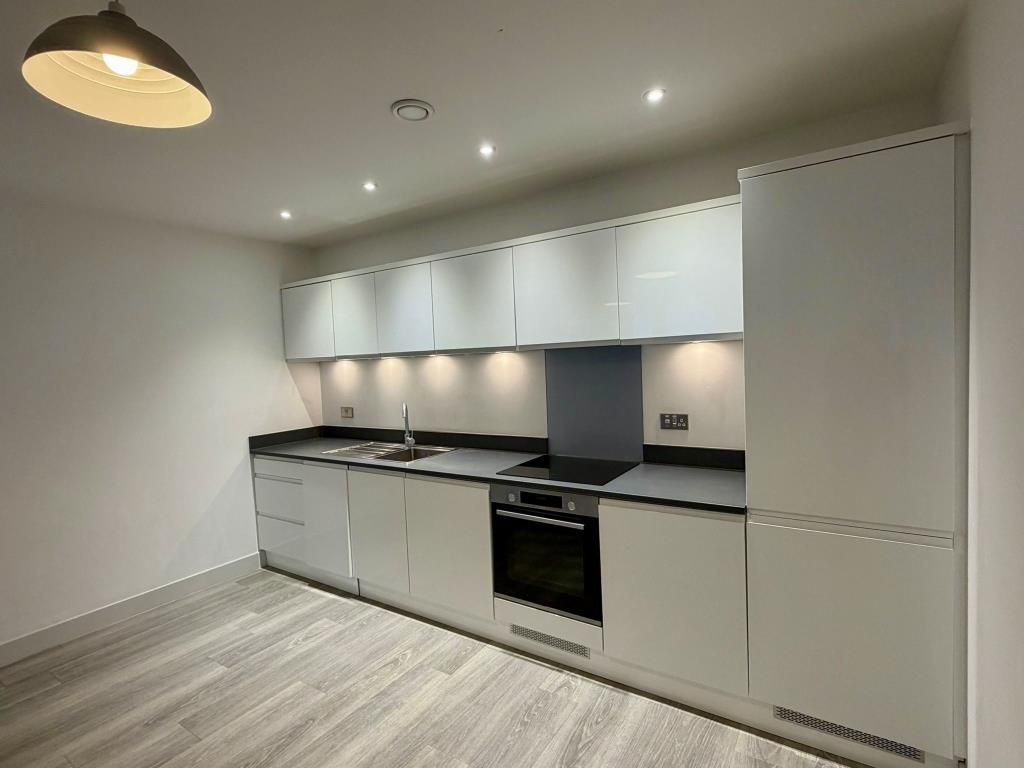 Property photo 2 of 8 Kitchen