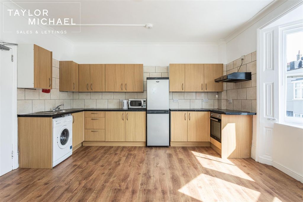 Property photo 1 of 13 Kitchen