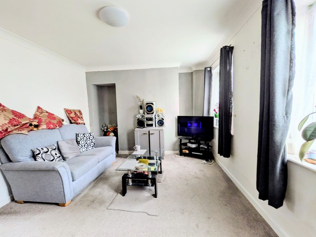 Property photo 3 of 9 1000002111