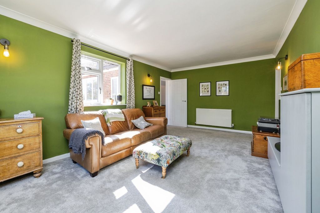 Property photo 3 of 23