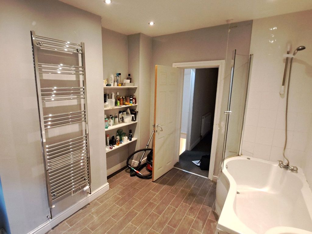 Property photo 2 of 5 Picture No. 12