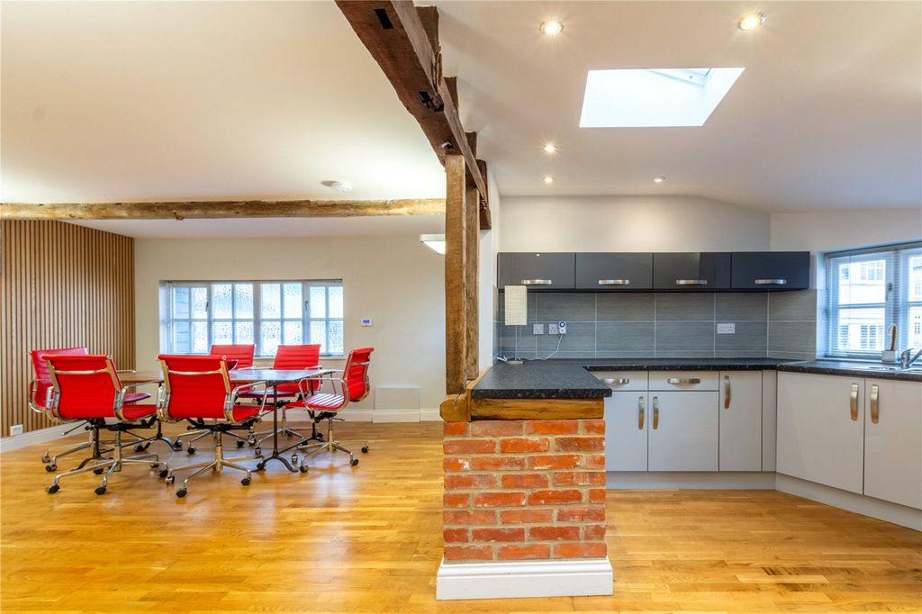 Property photo 2 of 17 Picture No. 23