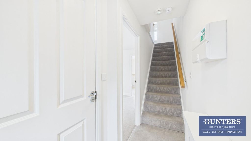 Property photo 2 of 20 Hallway