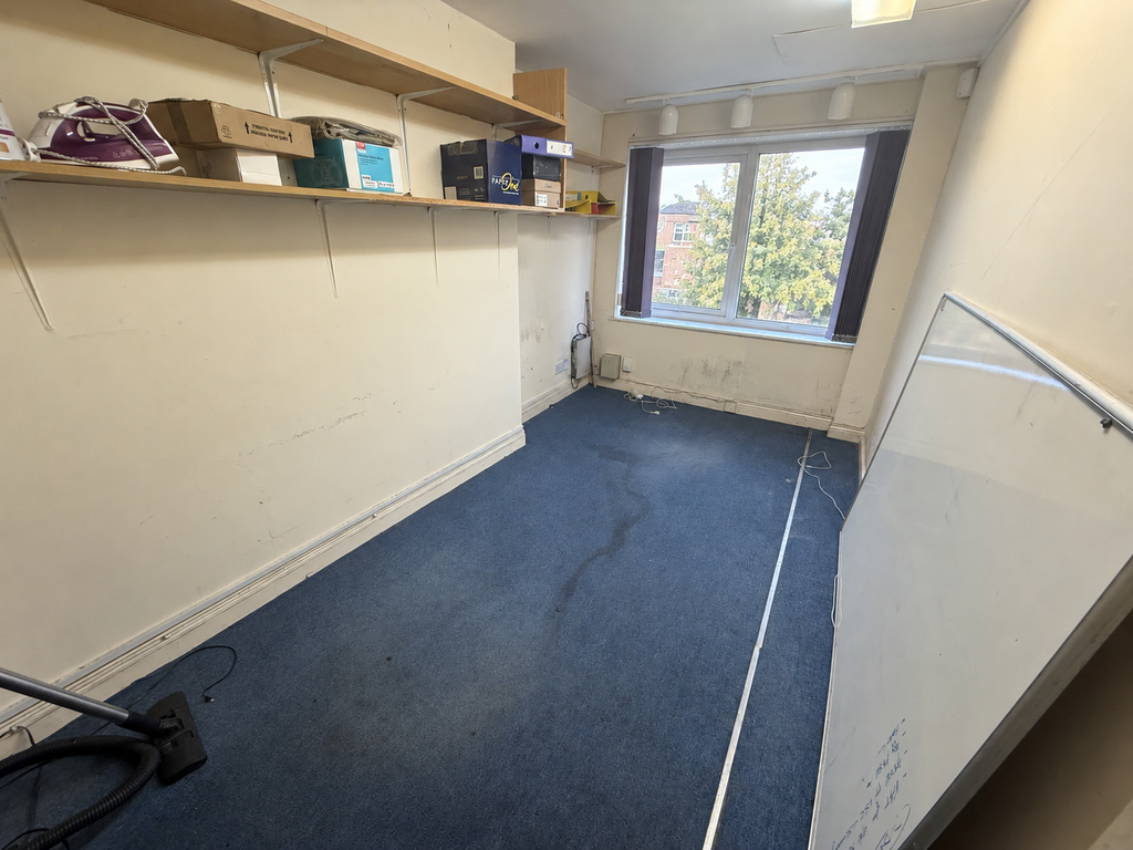 Property photo 3 of 5 Office