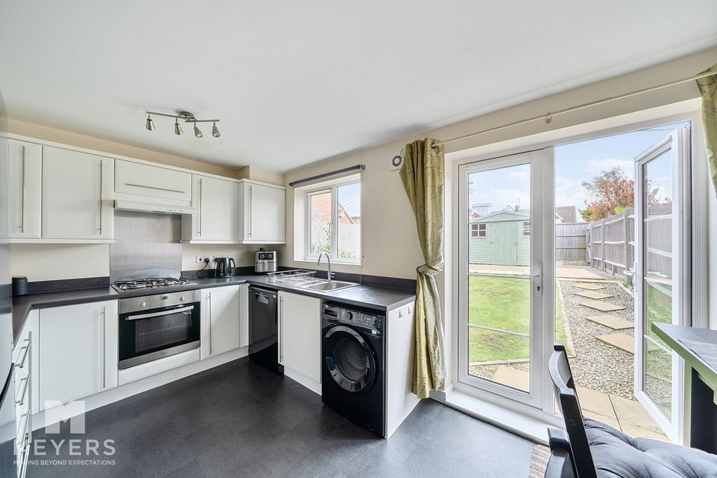 Property photo 2 of 22