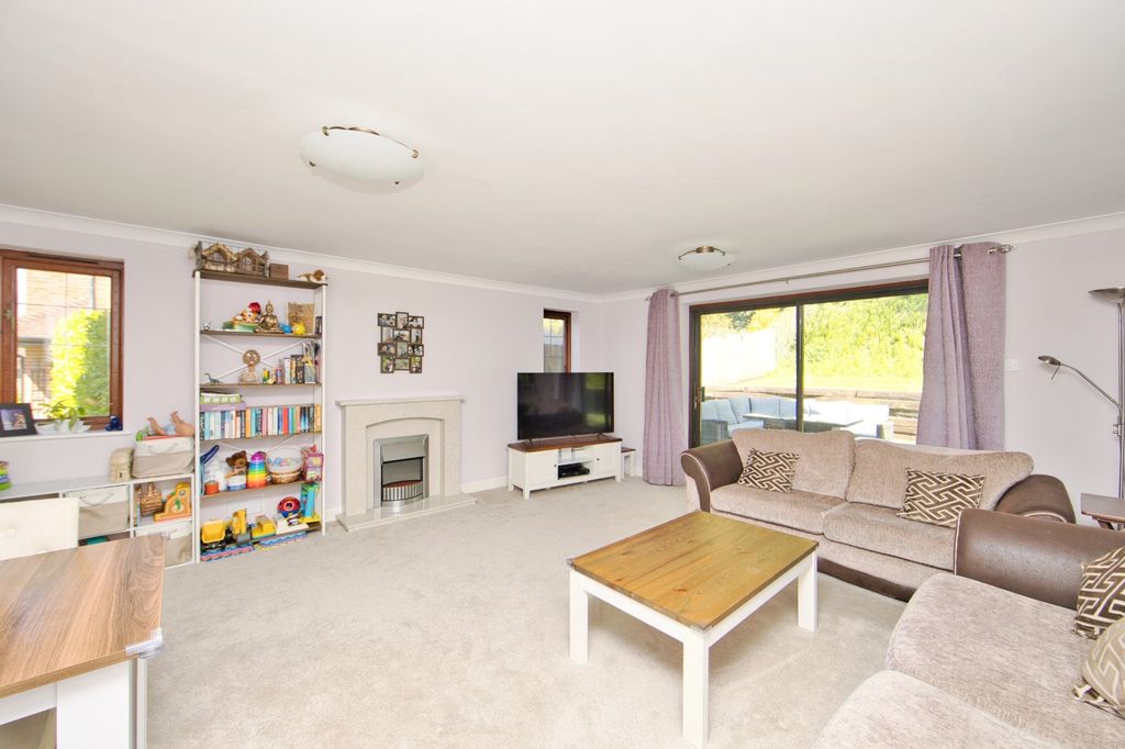 Property photo 2 of 24 Picture 2