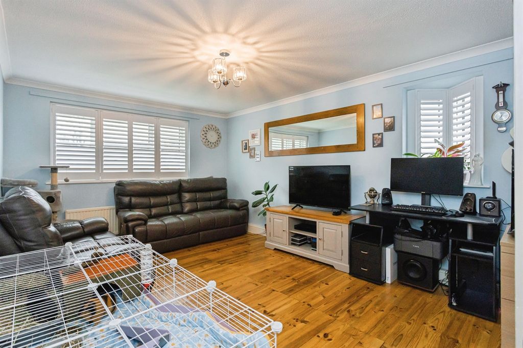 Property photo 3 of 19