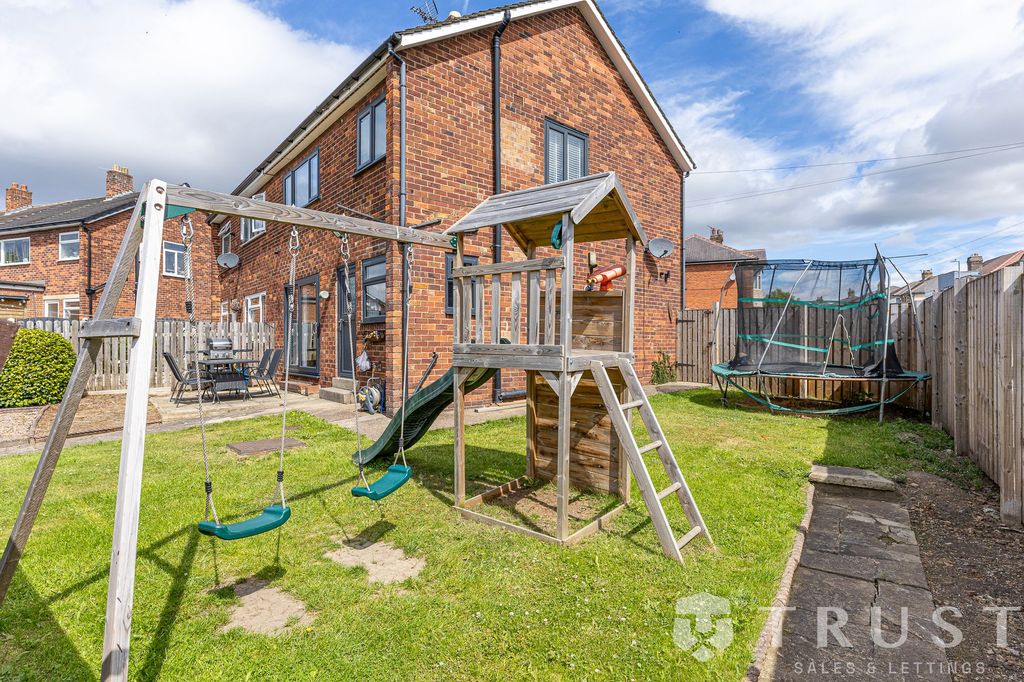 Property photo 3 of 39