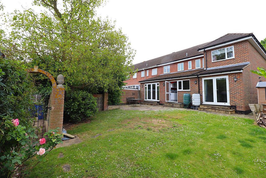 Property photo 3 of 28 Rear Garden