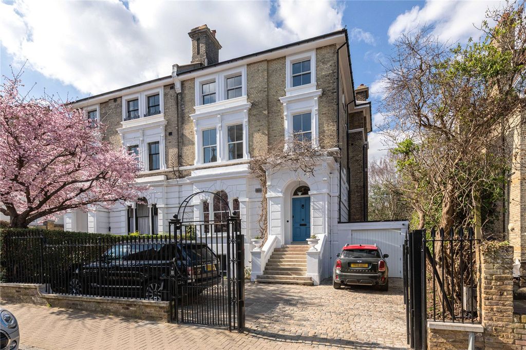 Property photo 1 of 17 Ravenna Road