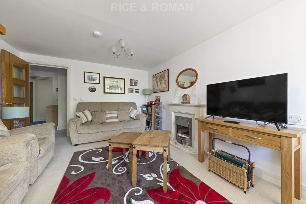 Property photo 3 of 11