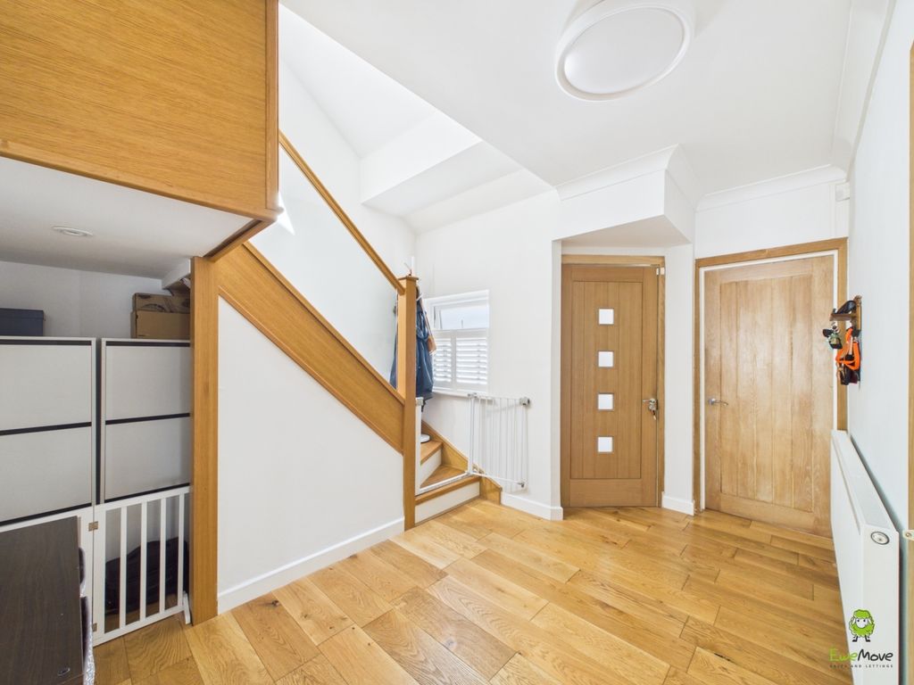 Property photo 2 of 19 Presented By Clinton At Ewemove Bexleyheath And Da