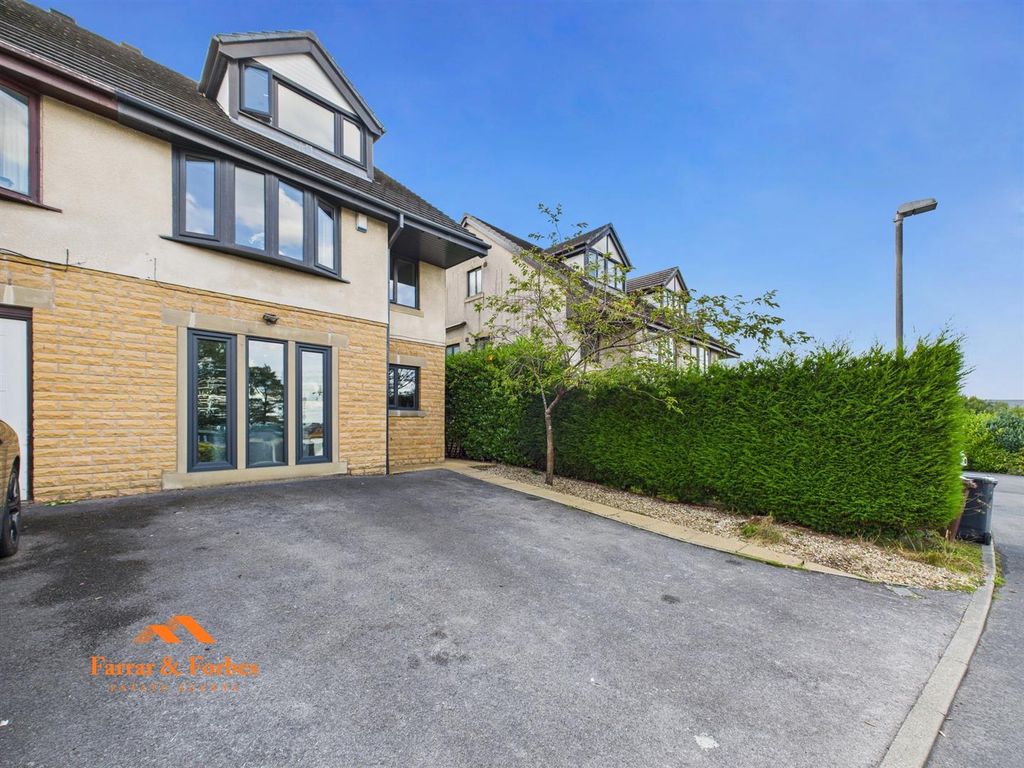 Property photo 1 of 32 Cam03956G0-Pr0148-Still006.Jpg