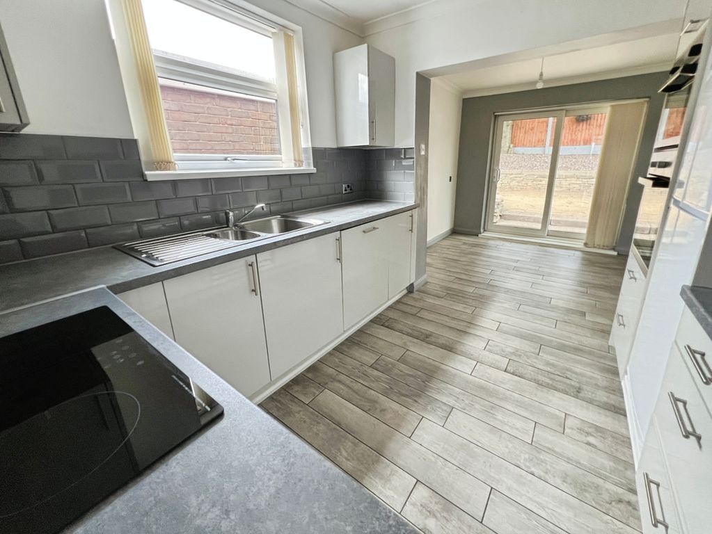 Property photo 3 of 15 Kitchen Diner
