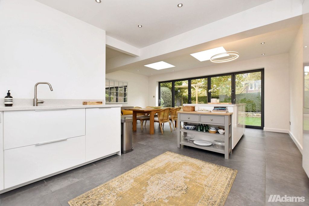 Property photo 3 of 26