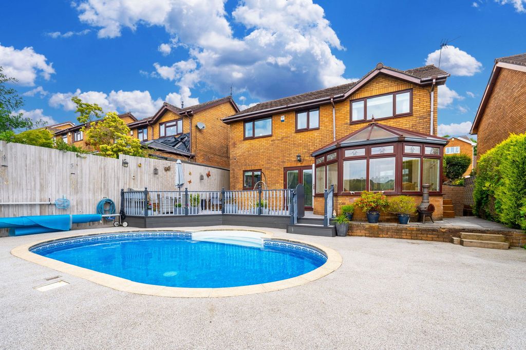 Property photo 1 of 38