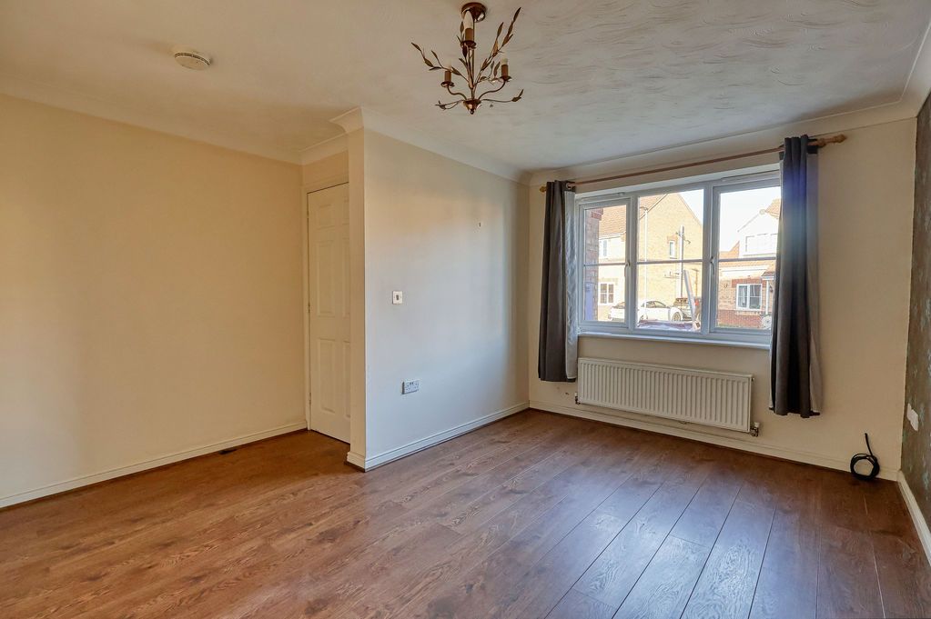 Property photo 3 of 10 Lounge