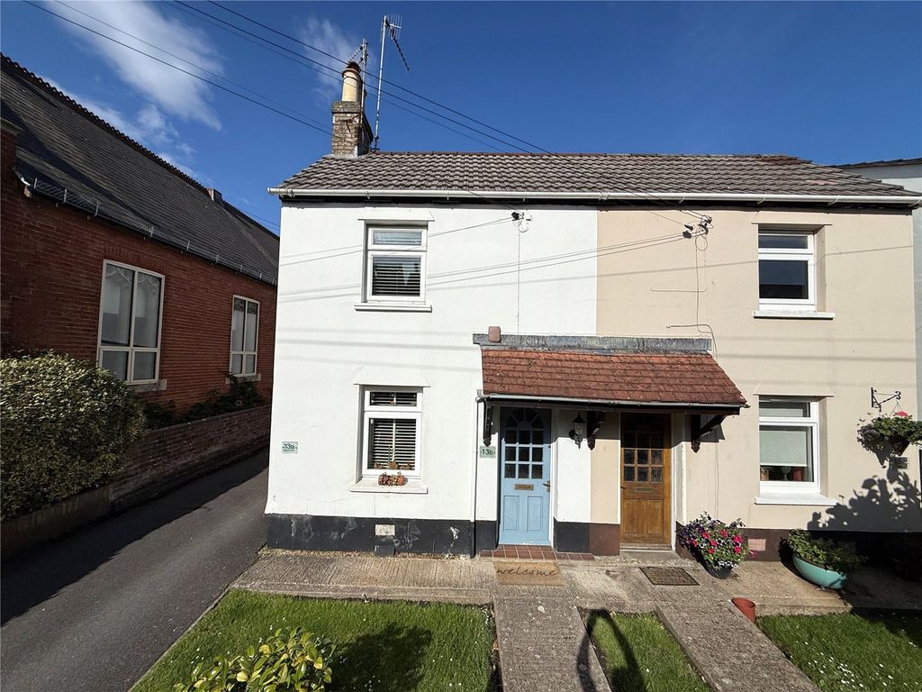 Property photo 1 of 13 Salterns Road