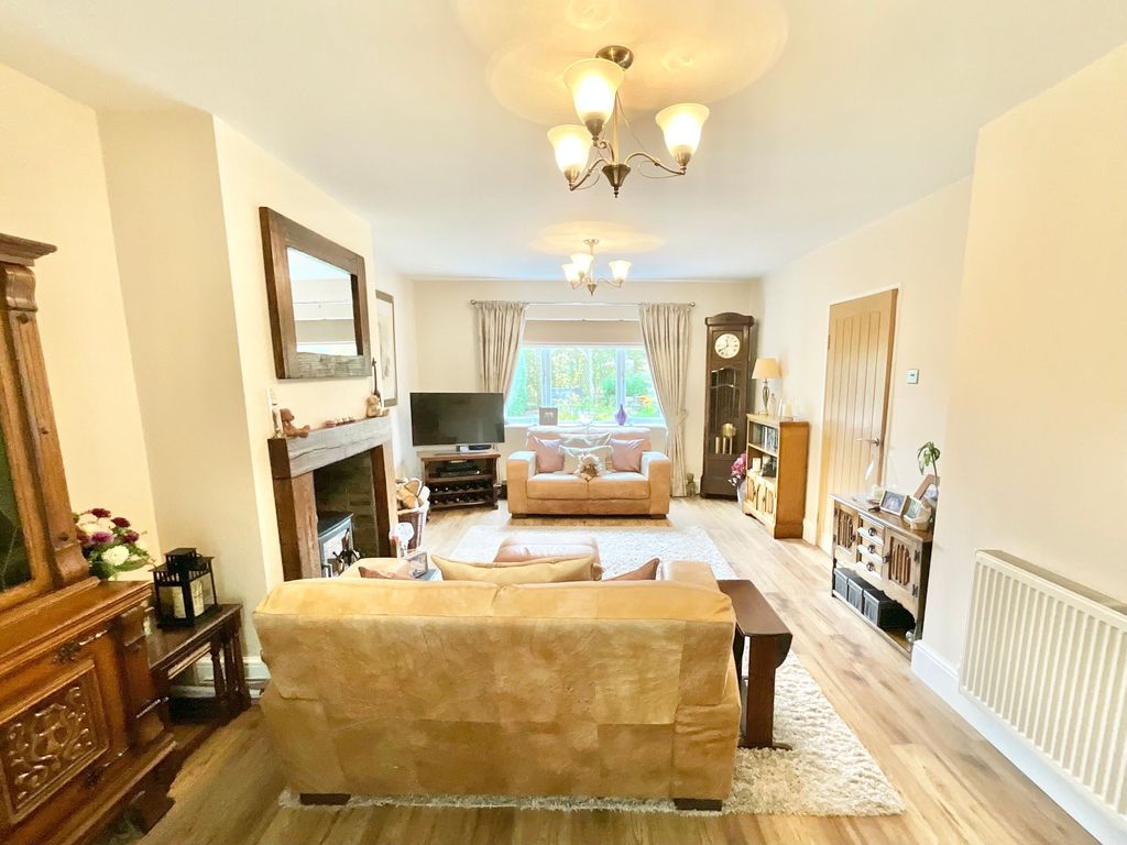 Property photo 3 of 34