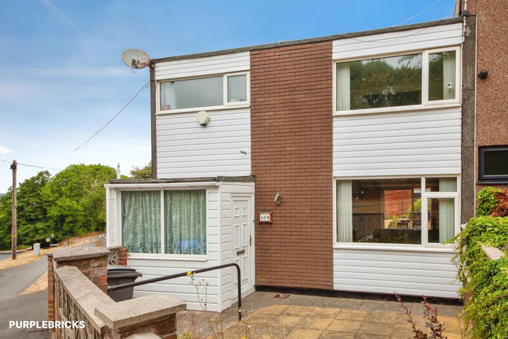 Property photo 2 of 33