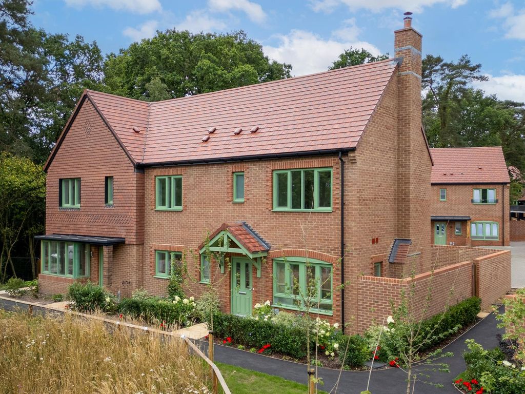Property photo 1 of 18 External