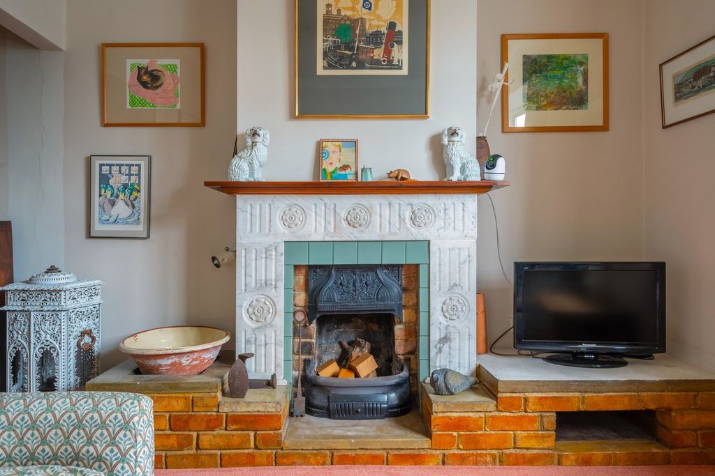 Property photo 3 of 16