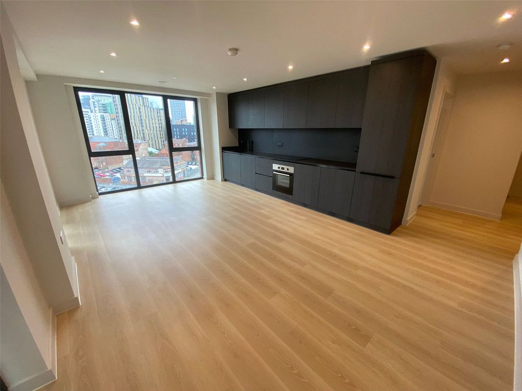 Property photo 2 of 16 Picture No. 01