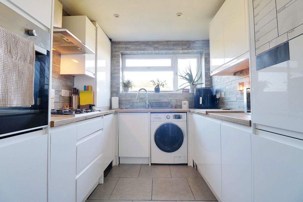 Property photo 3 of 5 Kitchen