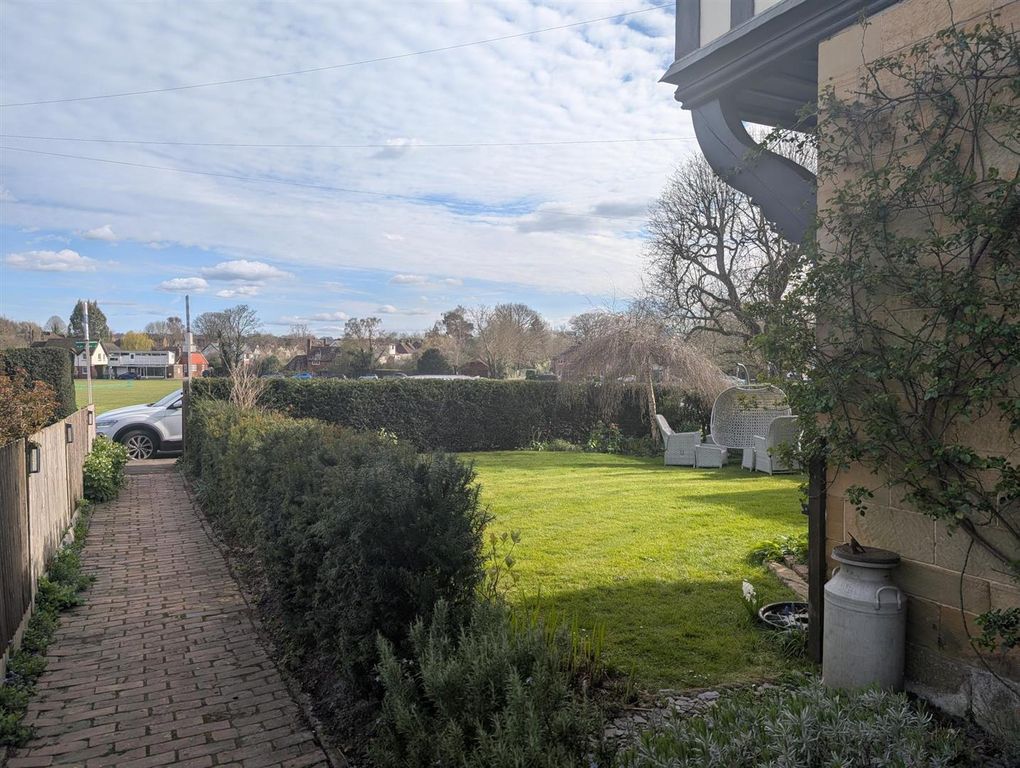 Property photo 3 of 12 1000009132 - Forge Square.Jpg