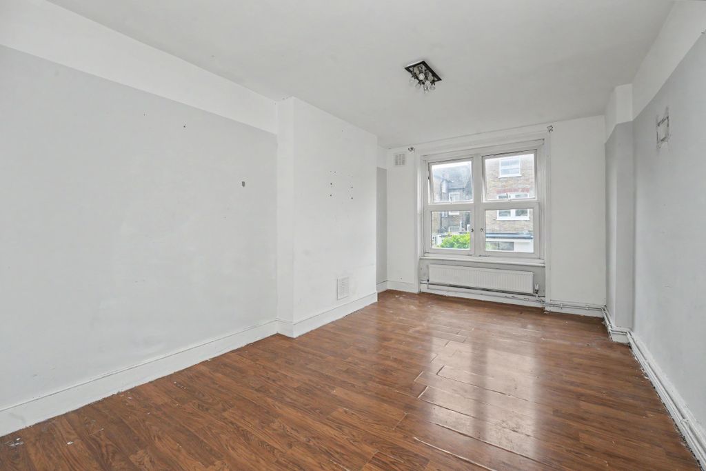 Property photo 2 of 10 27B Fernside Road, Balham, London Sw12 8Ln
