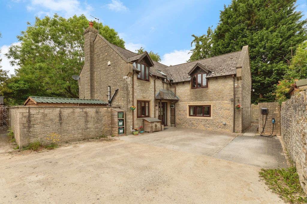Property photo 1 of 25